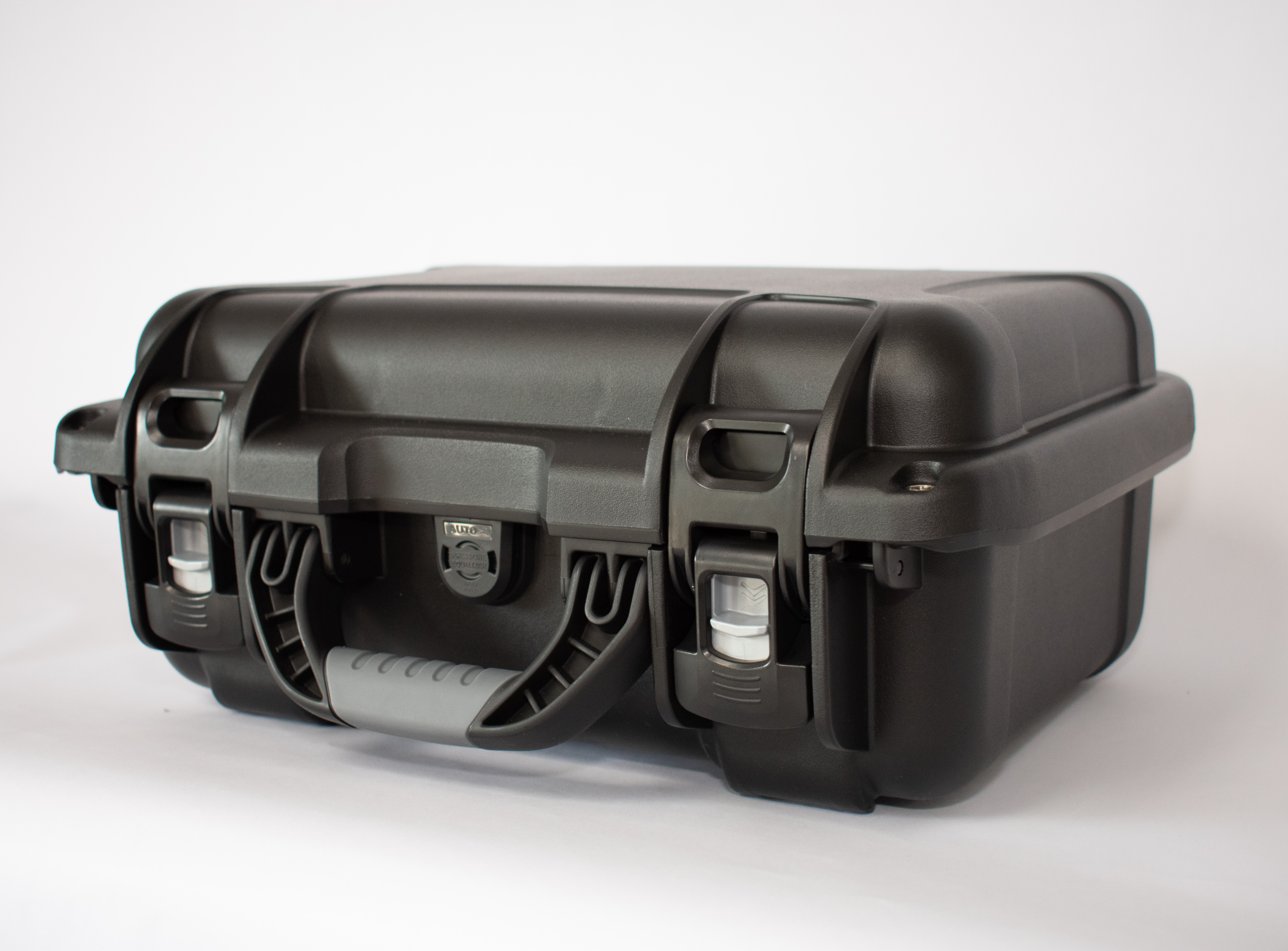 DIS portable case — closed